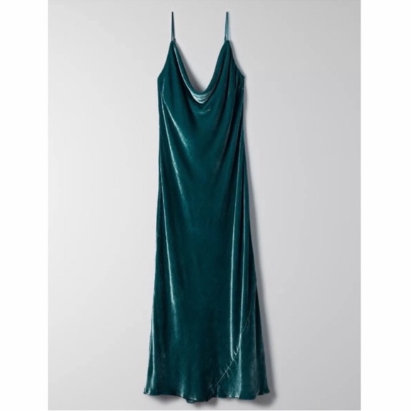 Wilfred Dresses & Skirts - Aritzia Wilfred Canto Velvet Midi Dress